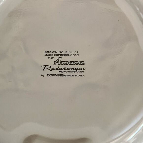 Vintage CorningWare Colonial house browning skillet with lid - Picture 6 of 10